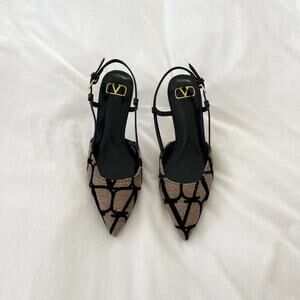 Valentino Garavani Toile Iconographe Signature Slingback Heel Pumps 36 *flawed*